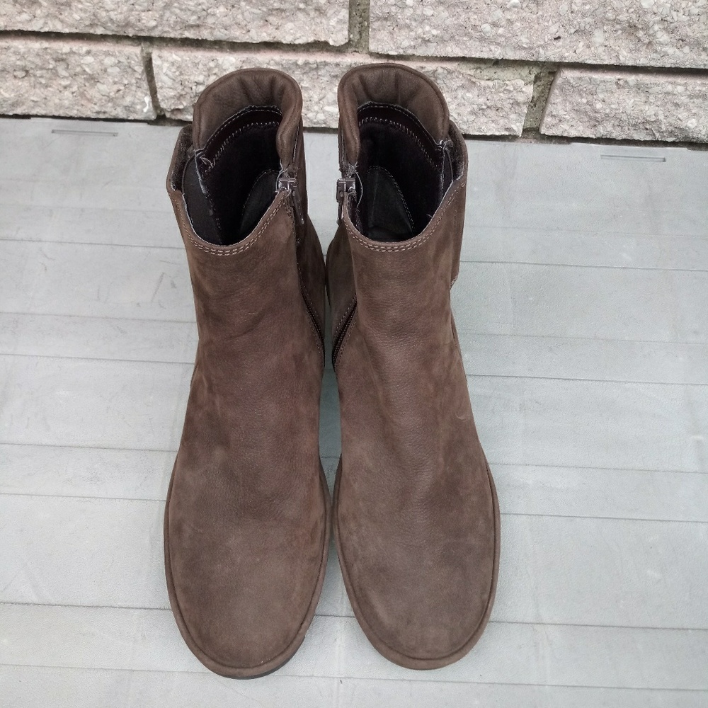 The Flexx Ankle Brown Bootie sz 11 EUC